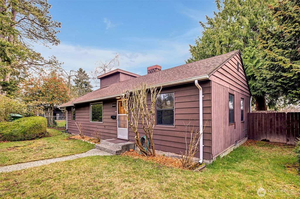 Photo of 10014 33rd Avenue SW, Seattle, WA 98146 (MLS # 2339683)