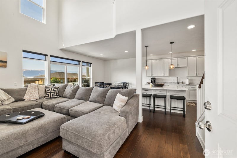 23307 Sunserra Loop NW