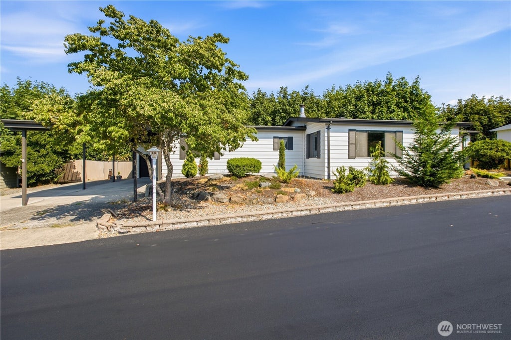 Photo of 2500 Alder Street #332, Milton, WA 98354 (MLS # 2576069)