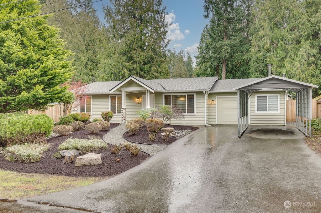 Photo of 820 207th Place NE, Sammamish, WA 98074 (MLS # 2196561)