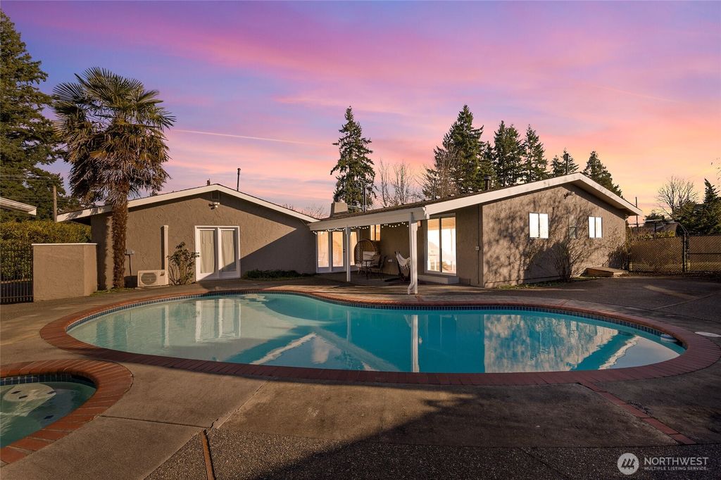 Photo of 24228 47th Avenue SE, Woodinville, WA 98072 (MLS # 2477535)