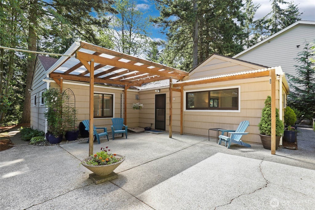 Photo of 13619 Des Moines Memorial Drive S, Burien, WA 98168 (MLS # 2541477)