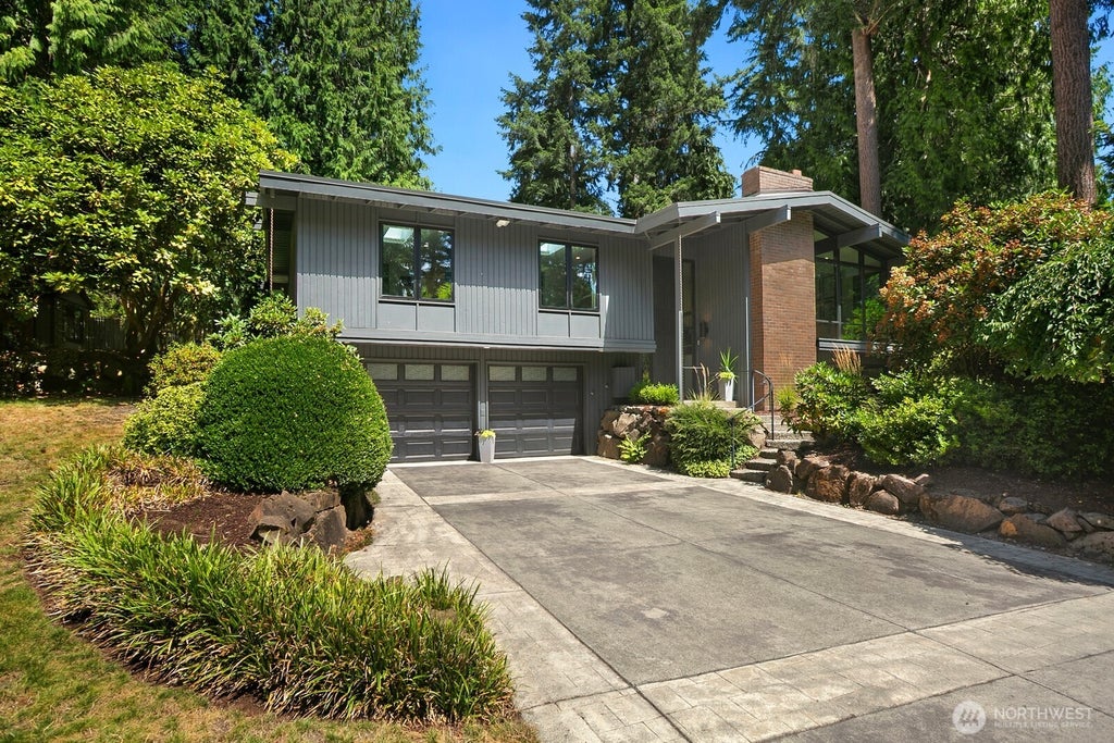 Photo of 16410 SE 31st Street, Bellevue, WA 98008 (MLS # 2563066)