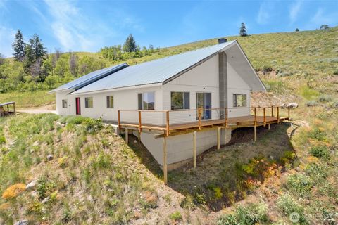 Photo of 427 Rendezvous Road, Winthrop, WA 98862 (MLS # 2523650)