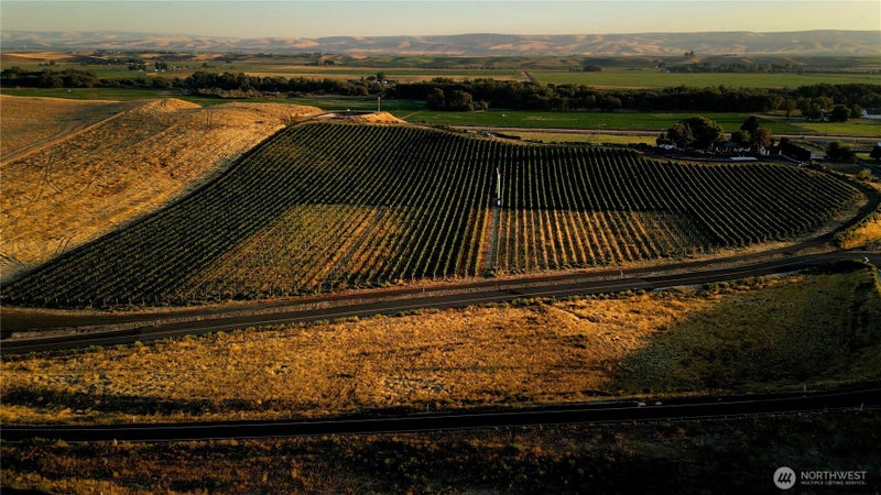 406 Lower Dry Creek Road