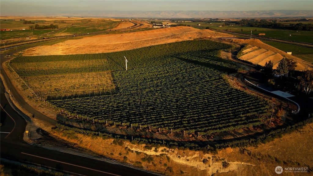 Photo of 406 A Lower Dry Creek Road, Walla Walla, WA 99362 (MLS # 2468666)