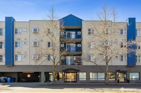 Photo of 12345 Roosevelt Way NE #305, Seattle, WA 98125 (MLS # 2505003)