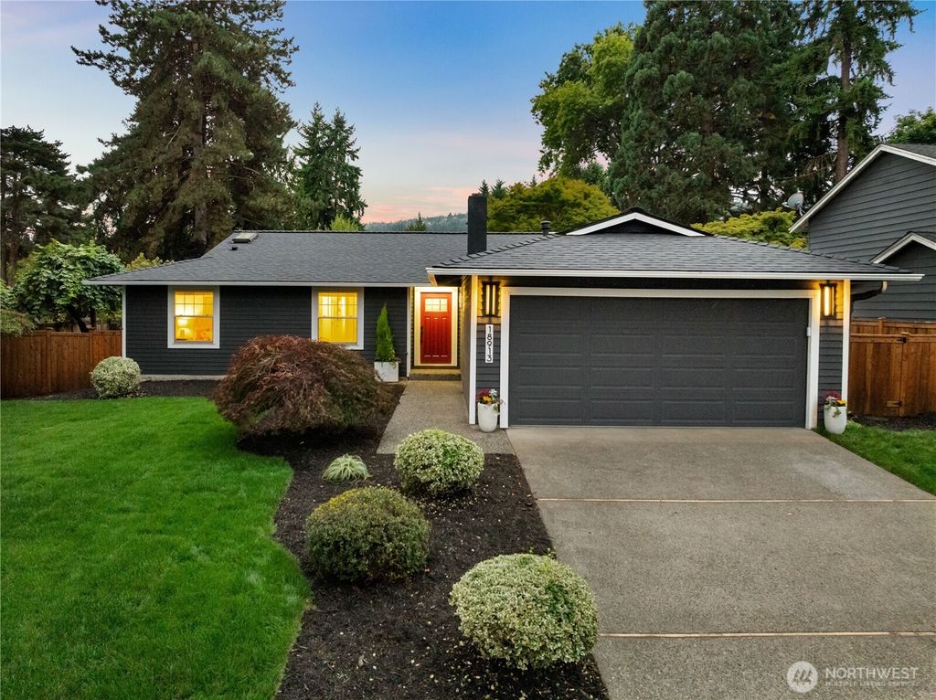 Photo of 18913 SE 42nd Place, Issaquah, WA 98027 (MLS # 2434553)