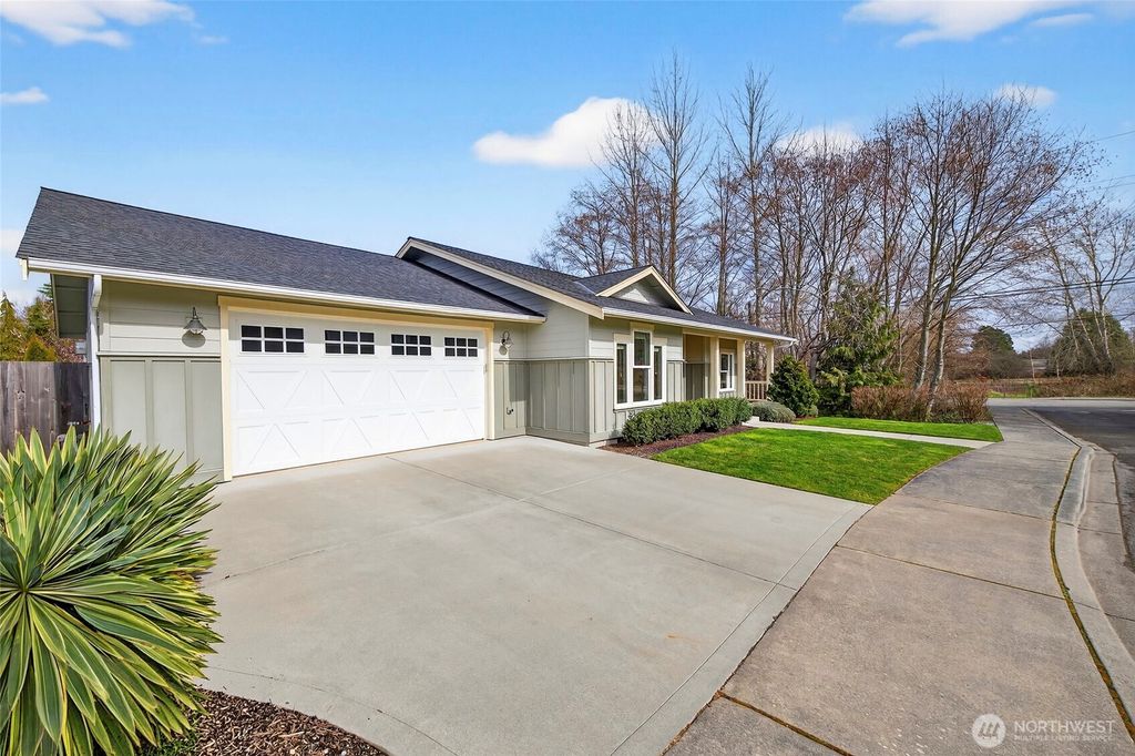 Photo of 1806 40th Court, Anacortes, WA 98221 (MLS # 2487067)