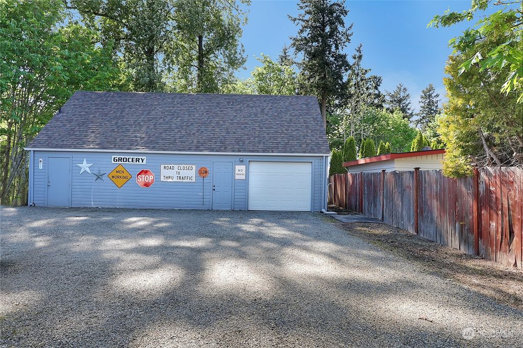 Photo of 435 Van De Vanter Avenue, Kent, WA 98030 (MLS # 2234620)