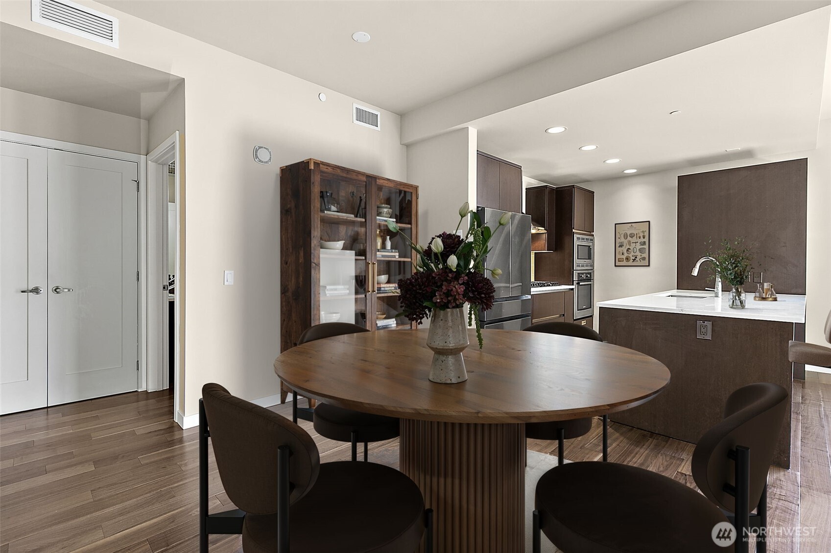 10000 Main Street 504