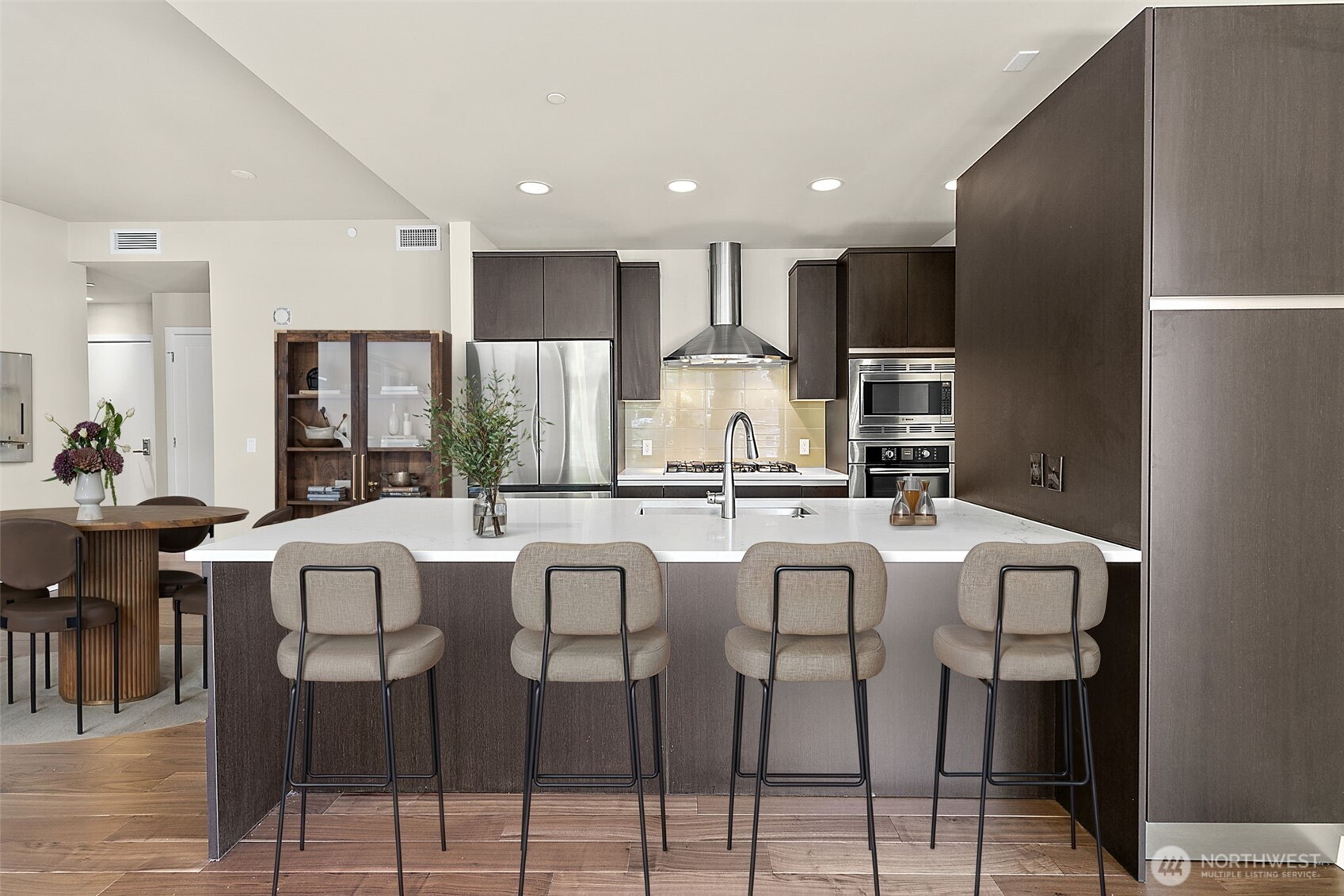 10000 Main Street 504