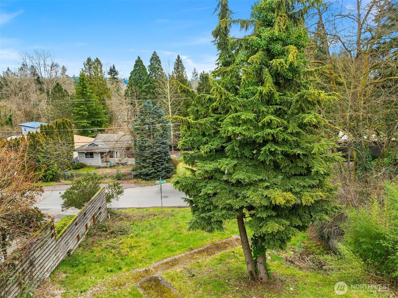 9229 45th Avenue NE