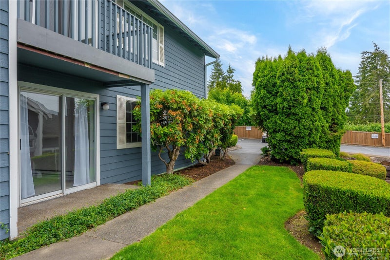 16817 Larch Way G104