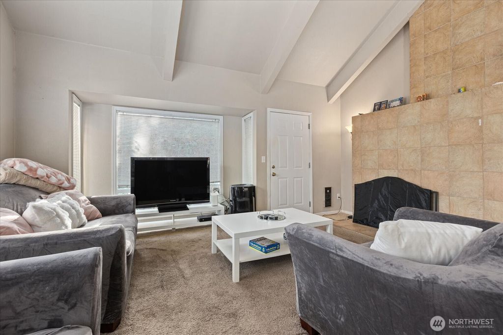 Photo of 245 SE Croston Lane, Issaquah, WA 98027 (MLS # 2470772)