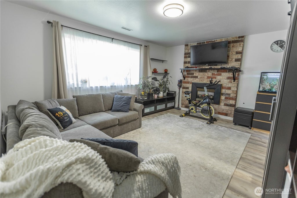 Photo of 19114 130 Avenue SE, Renton, WA 98058 (MLS # 2586290)