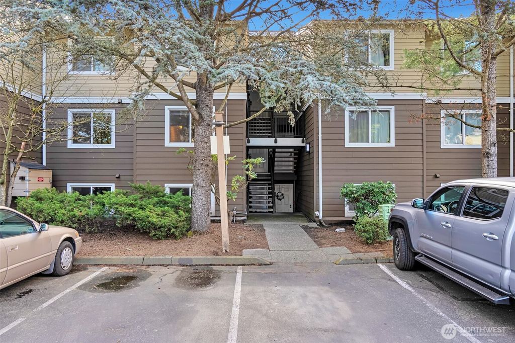 Photo of 820 E Cady Road #B203, Everett, WA 98203 (MLS # 2356120)