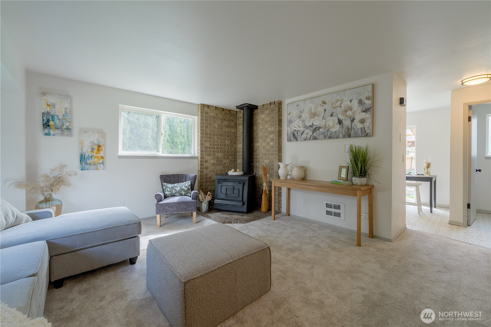 116 W Lewis Avenue