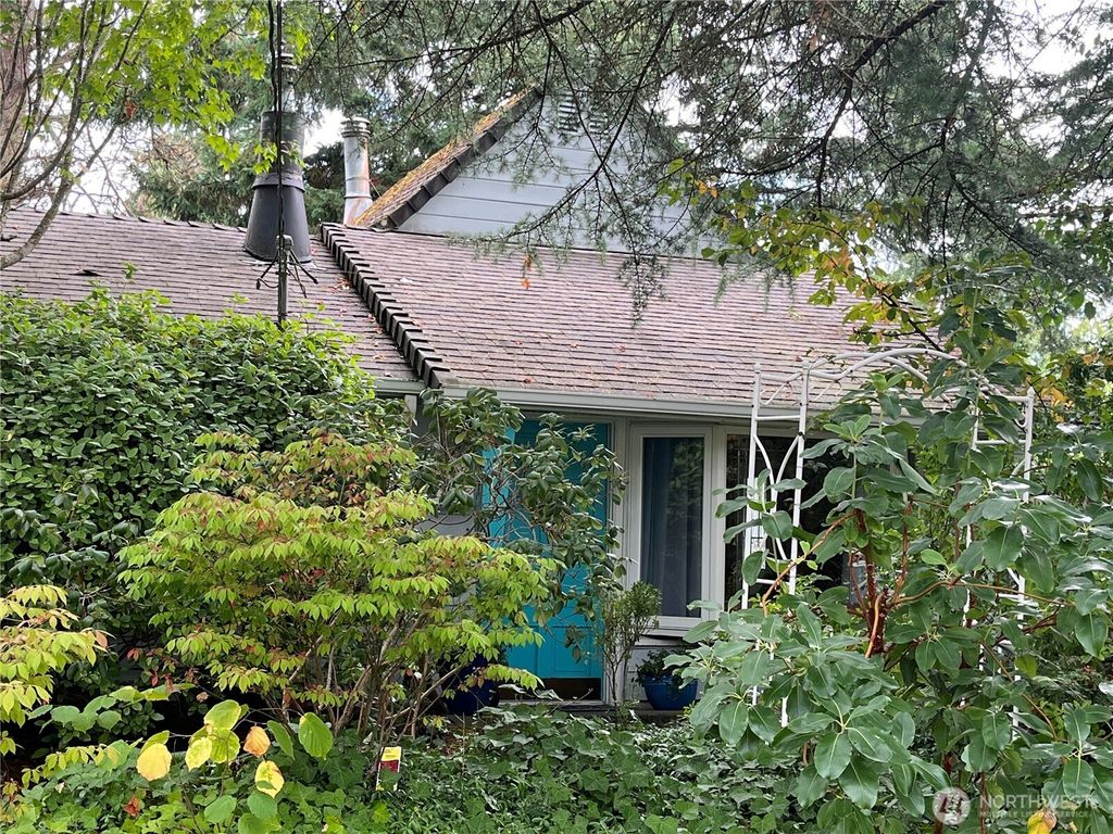 Photo of 23809 60th Avenue W, Mountlake Terrace, WA 98043 (MLS # 2439275)