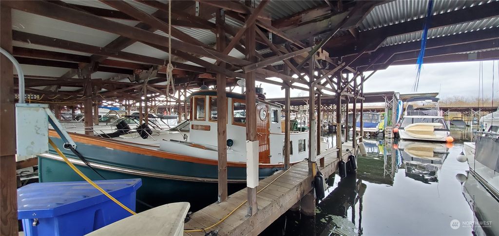 Photo of 3911 Lake Washington Boulevard SE #B104, Bellevue, WA 98006 (MLS # 2021031)