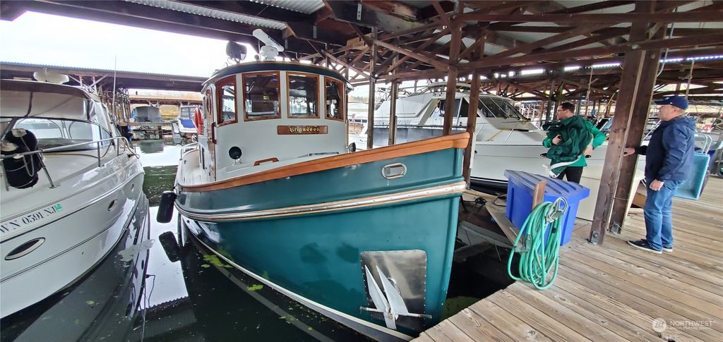 Photo of 3911 Lake Washington Boulevard SE #B104, Bellevue, WA 98006 (MLS # 2021031)