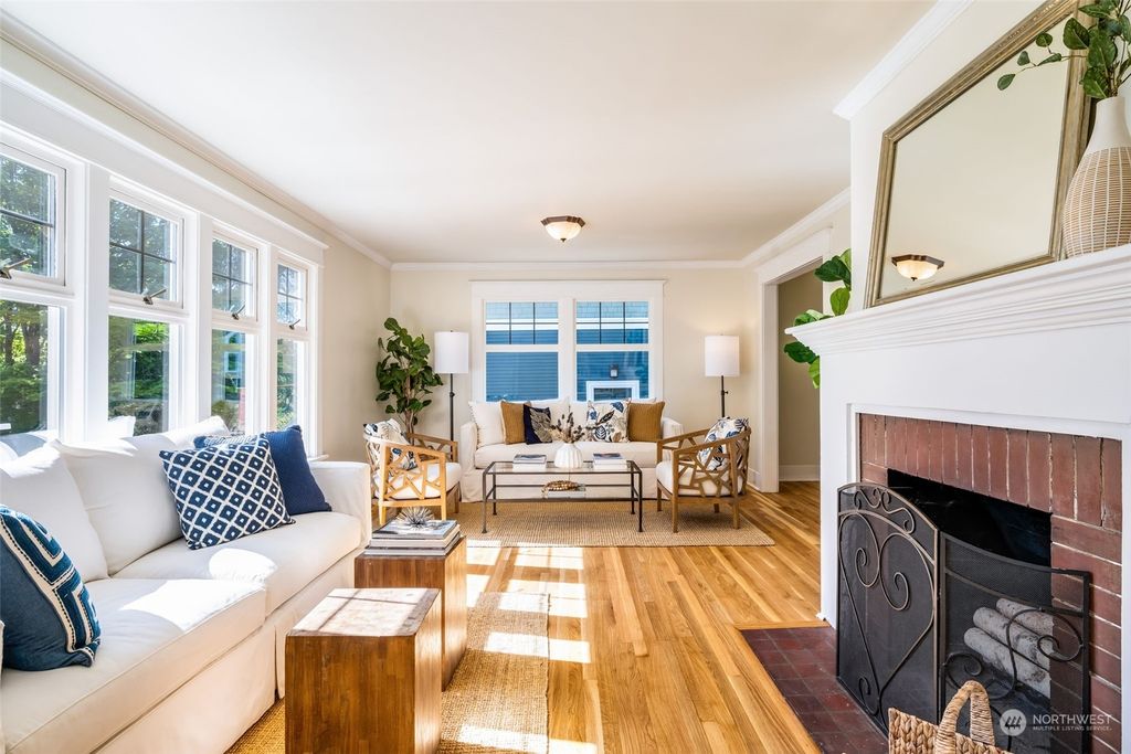 Photo of 133 31st Avenue, Seattle, WA 98122 (MLS # 2254389)