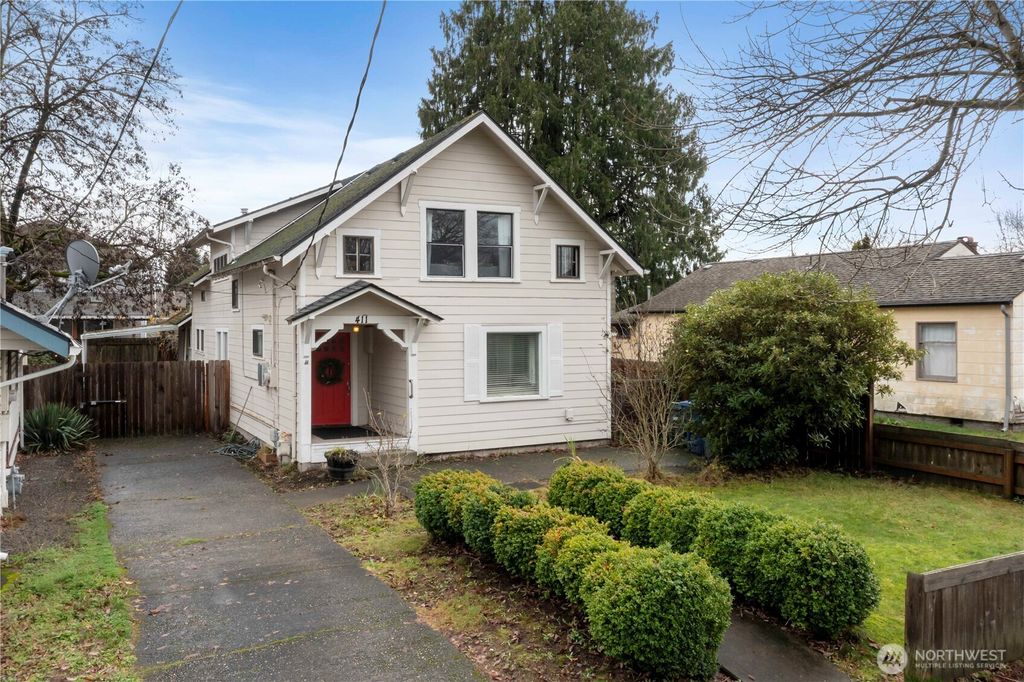 Photo of 411 7th Street NW, Puyallup, WA 98371 (MLS # 2460910)