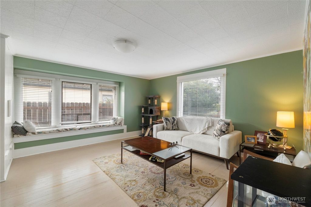 Photo of 411 7th Street NW, Puyallup, WA 98371 (MLS # 2460910)