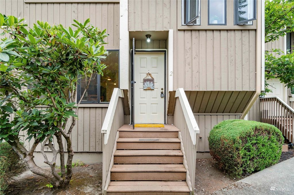 Photo of 1800 Grant Avenue S #D2, Renton, WA 98055 (MLS # 1985667)