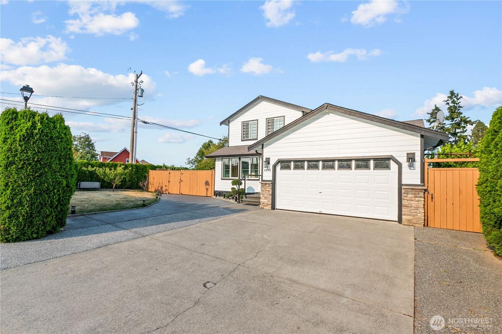 Photo of 6098 Pacific Heights Drive, Ferndale, WA 98248 (MLS # 2567462)