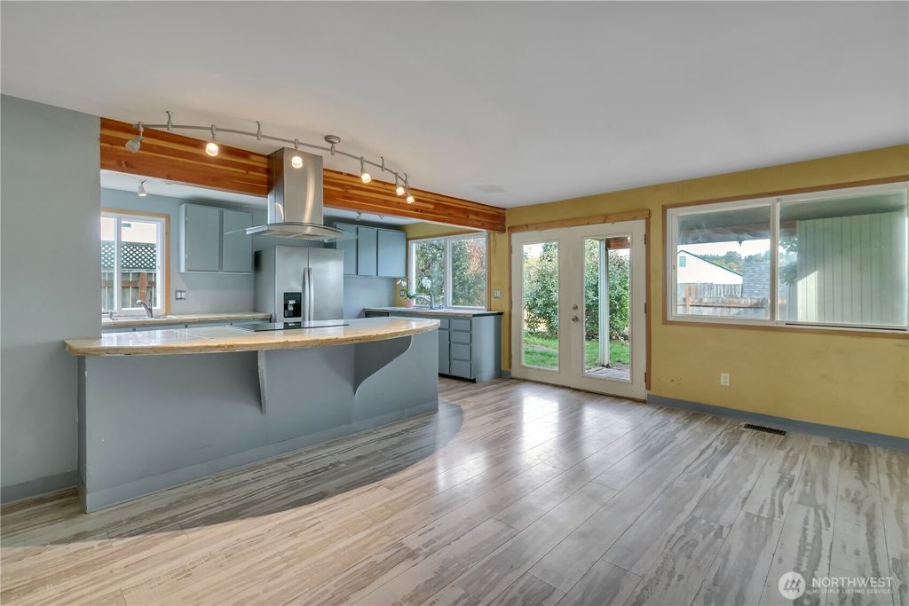 Photo of 24416 15th Avenue S, Des Moines, WA 98198 (MLS # 2445031)