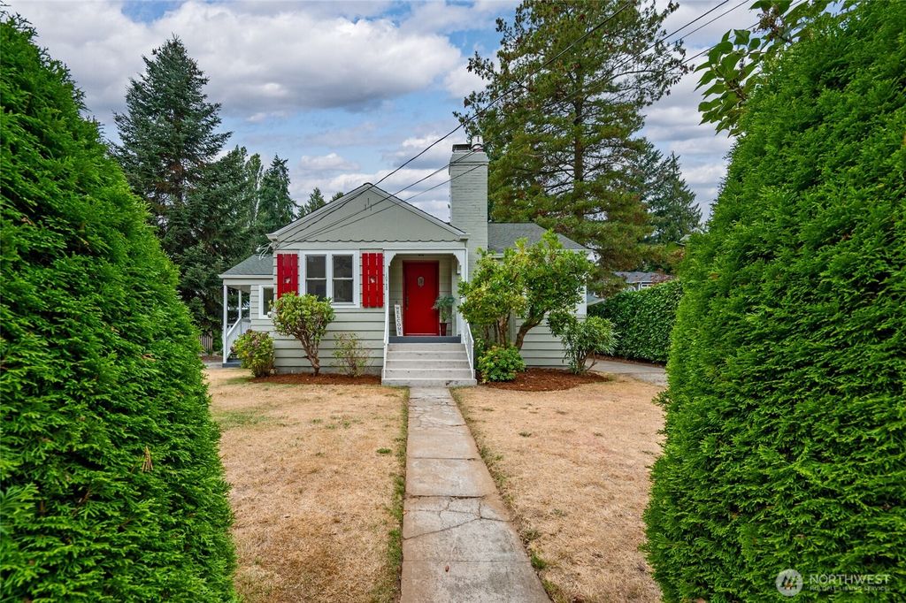 Photo of 10723 23rd Avenue NE, Seattle, WA 98125 (MLS # 2427783)