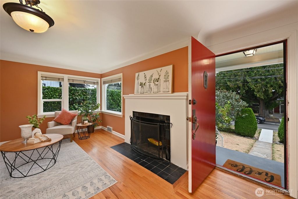 Photo of 10723 23rd Avenue NE, Seattle, WA 98125 (MLS # 2427783)
