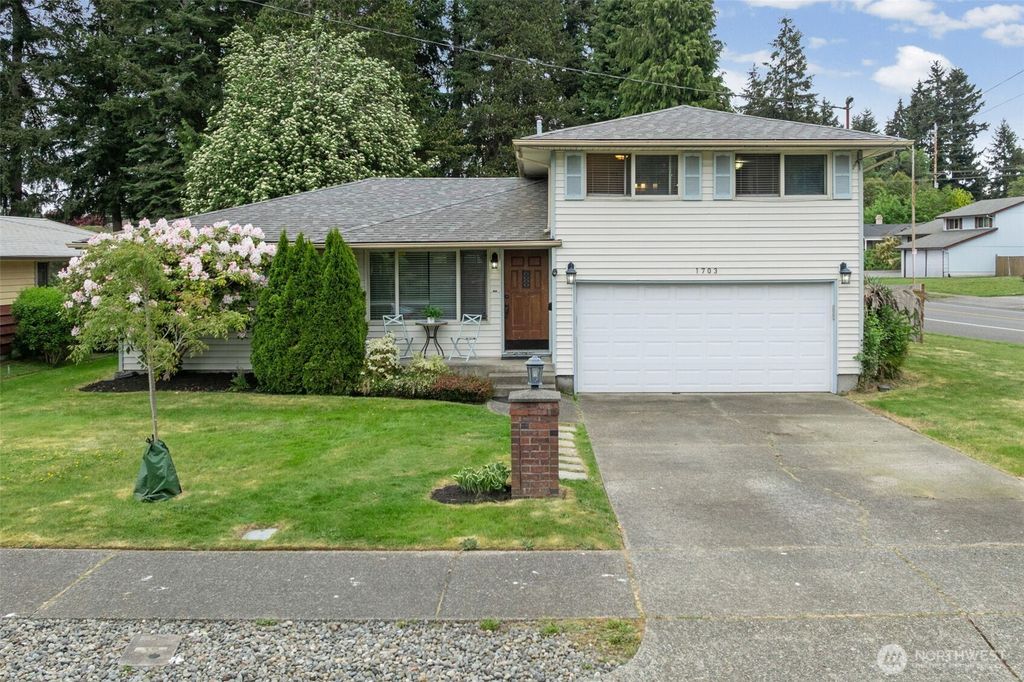 Photo of 1703 N Frace Street, Tacoma, WA 98406 (MLS # 2519675)