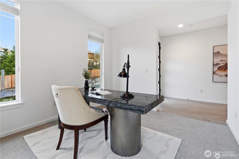 6563 SE 8th Place