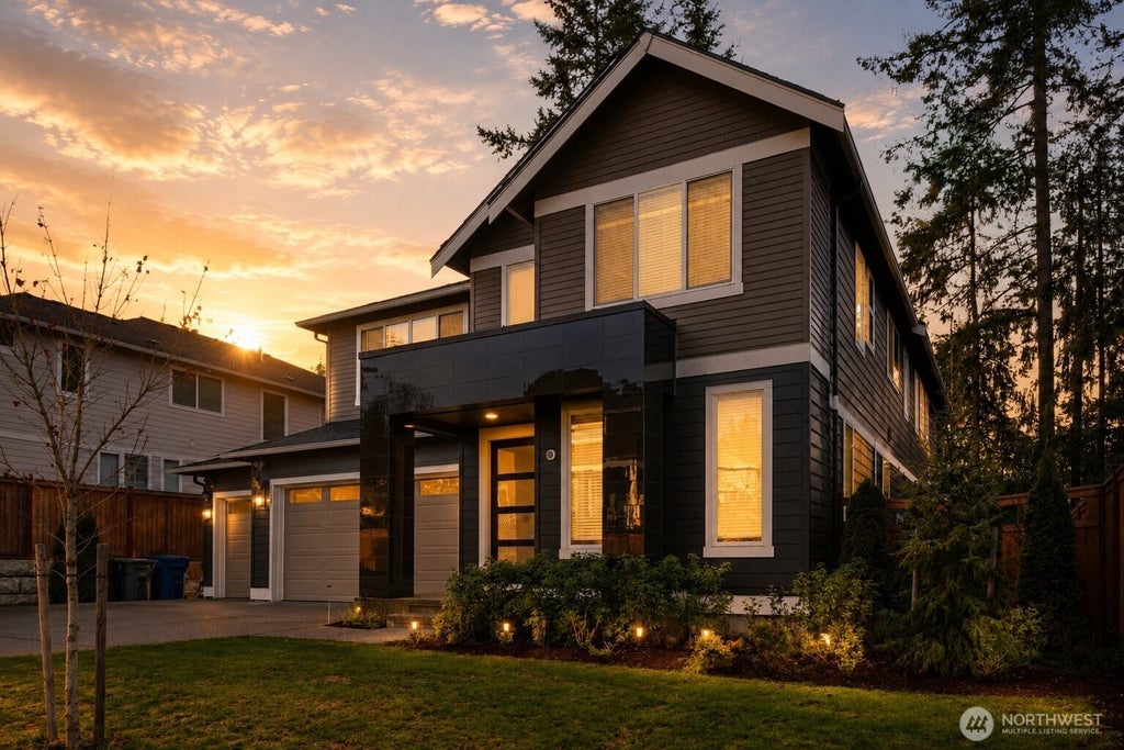 Photo of 6563 SE 8th Place, Renton, WA 98059 (MLS # 2577028)