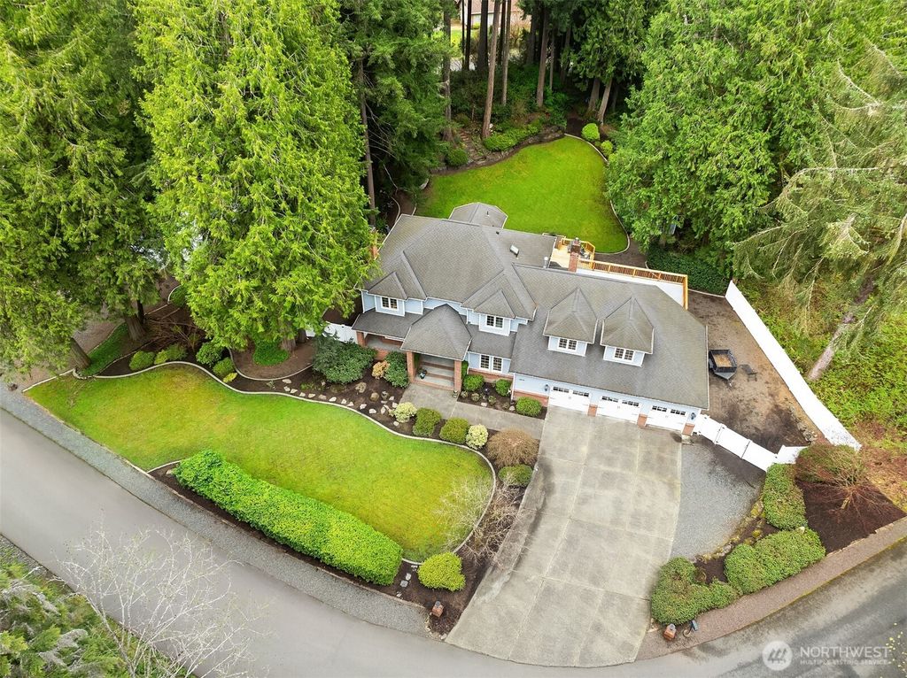 Photo of 14014 228th Avenue SE, Issaquah, WA 98027 (MLS # 2358810)