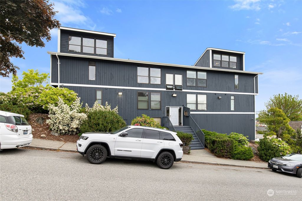 Photo of 1605 36th Street #4, Everett, WA 98201 (MLS # 2075273)