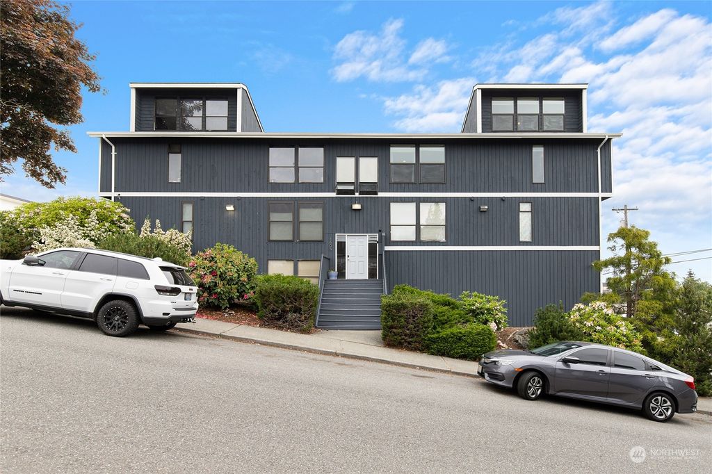 Photo of 1605 36th Street #4, Everett, WA 98201 (MLS # 2075273)