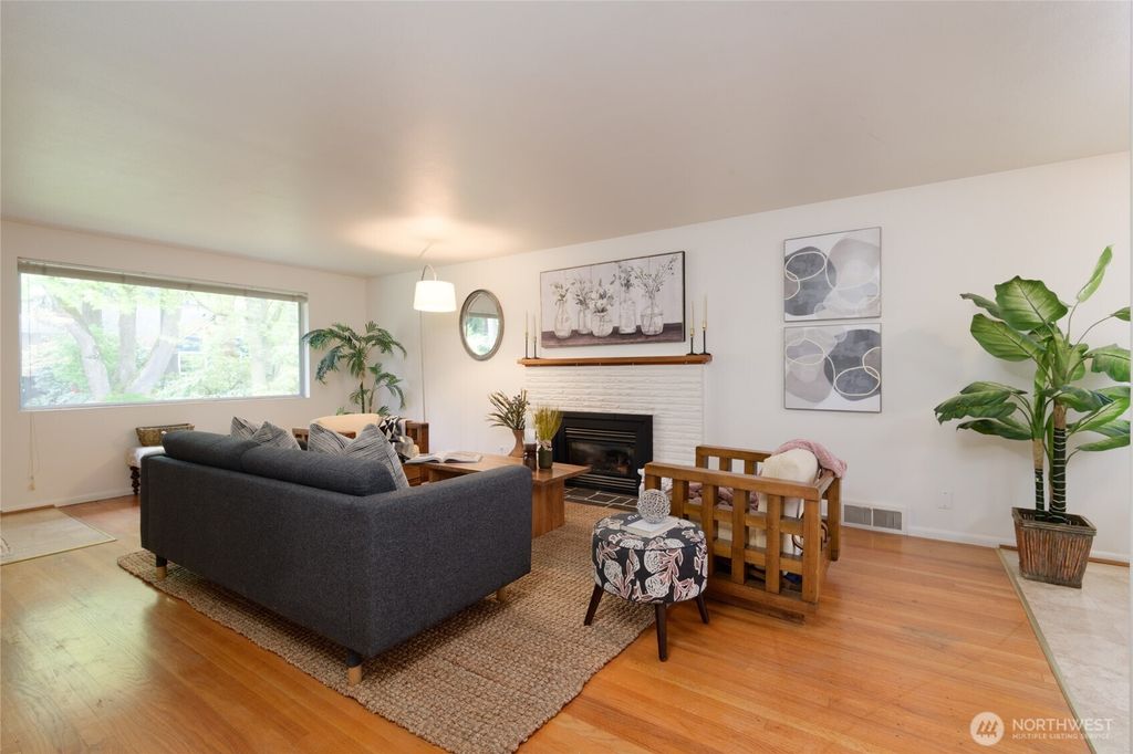 Photo of 12223 4th Avenue NW, Seattle, WA 98177 (MLS # 2368118)