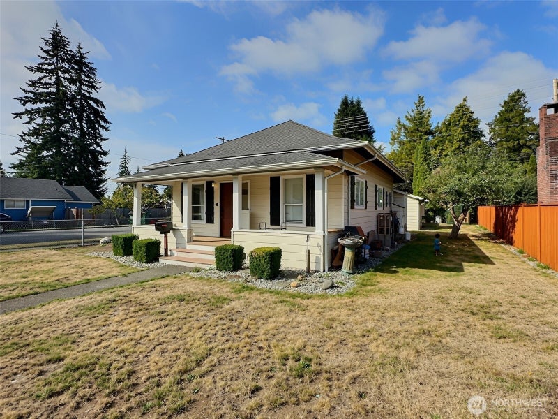 238 S French Avenue
