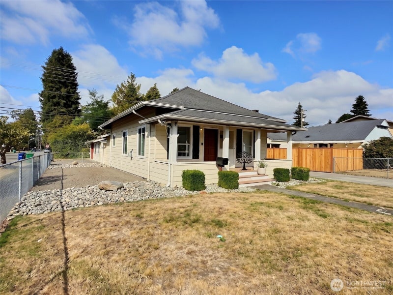 238 S French Avenue