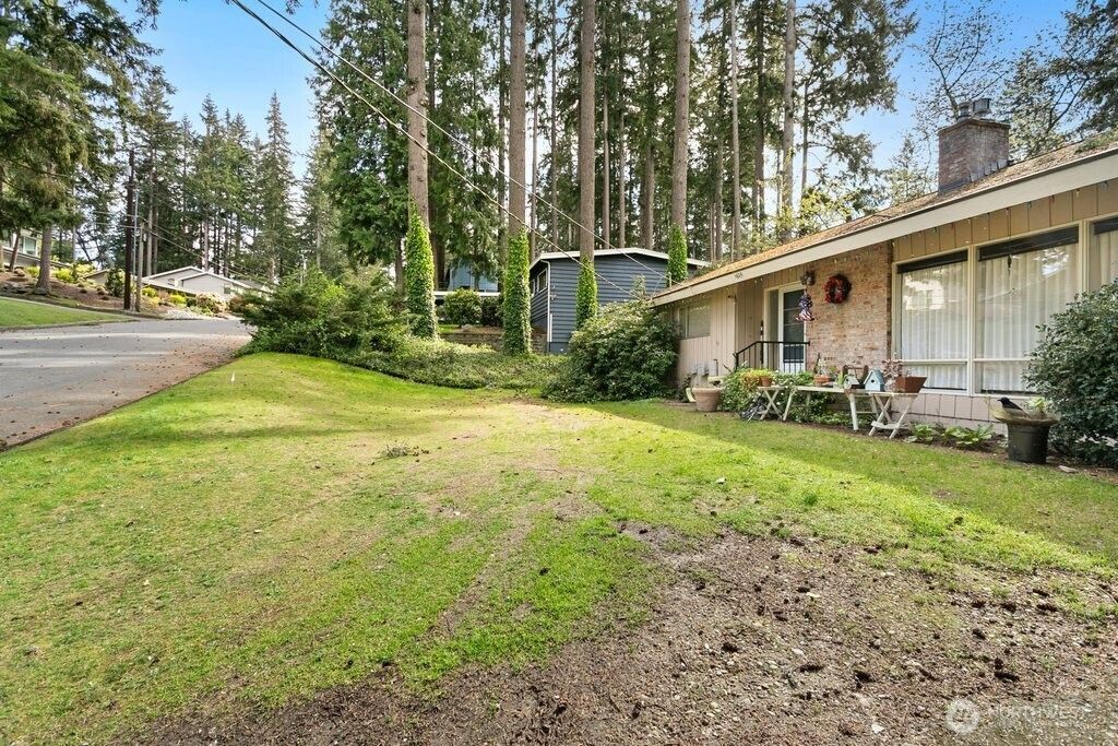 Photo of 1605 153rd Avenue SE, Bellevue, WA 98007 (MLS # 2514009)