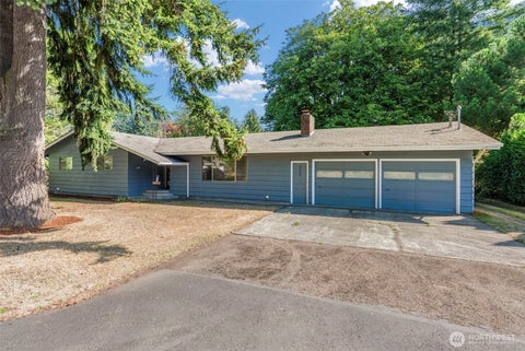 Photo of 302 Cowlitz Drive, Kelso, WA 98626 (MLS # 2580982)