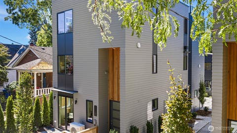Photo of 8037 Wallingford Avenue N, Seattle, WA 98103 (MLS # 2570607)