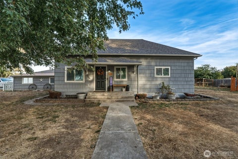Photo of 104 S B Street, Prescott, WA 99348 (MLS # 2592705)