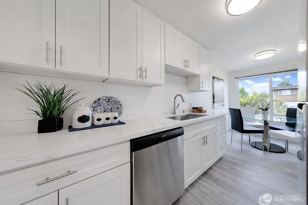 Photo of 2517 - 2519 E Pike Street, Seattle, WA 98122 (MLS # 2509267)