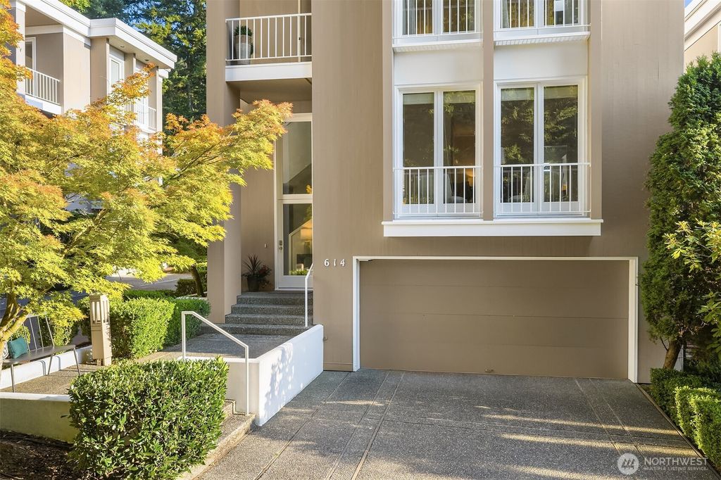 Photo of 614 Bellevue Way SE #C1, Bellevue, WA 98004 (MLS # 2426374)