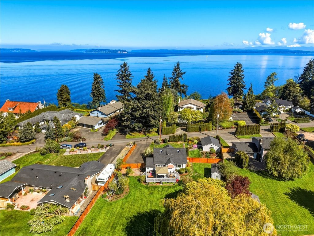 Photo of 3402 Shore Avenue, Everett, WA 98203 (MLS # 2513433)