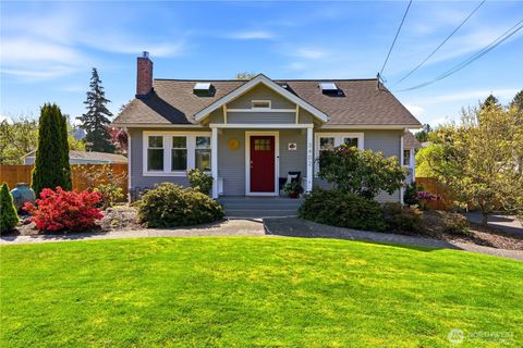 Photo of 3402 Shore Avenue, Everett, WA 98203 (MLS # 2513433)